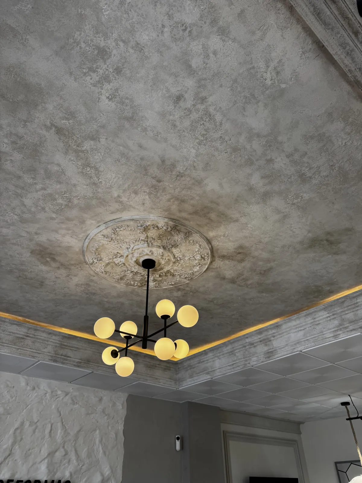 Relieve profundo en obra